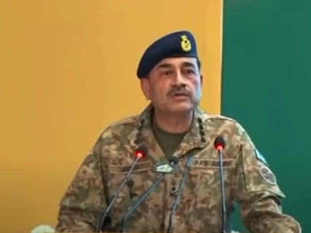 عوام کو سوشل میڈیا سے پیدا فتنے کے مضمرات سے دوررکھنا ریاست کی ذمہ داری ہے، آرمی چیف